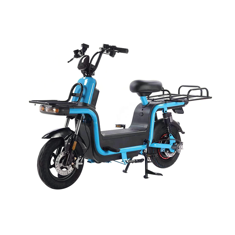 Bagaimanakah taburan berat dan pusat graviti motosikal elektrik ini dibandingkan dengan motosikal ICE yang setara?